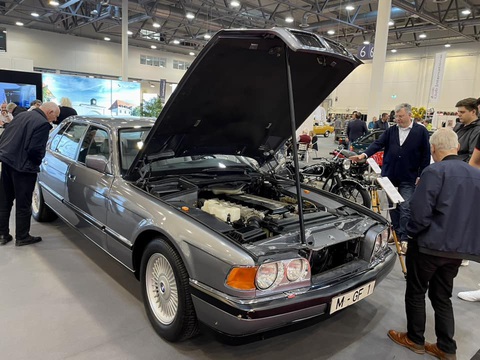 BMW 7-Series từng thử động cơ 'ngang Bugatti', nhưng phải bỏ- Ảnh 4. Chiếc Goldfisch đời 2, dù không còn lớp sơn