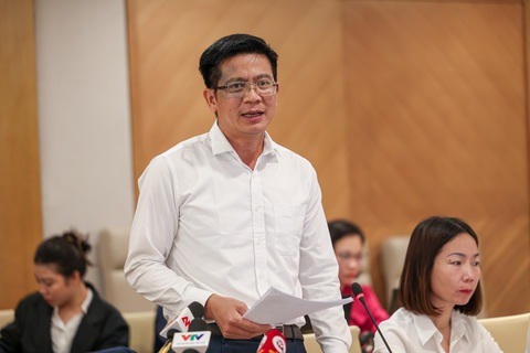 Thu về hơn 10.000 tỉ đồng từ đấu giá băng tần viễn thông- Ảnh 2. Ông Lê Văn Tuấn, cục trưởng Cục Tần số vô tuyến điện, cho biết doanh nghiệp viễn thông đấu giá thành công băng tần sẽ có tần số để triển khai lưu thông băng rộng - Ảnh: MINH SƠN
