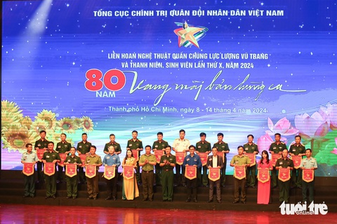 Có 24 đoàn nghệ thuật quần chúng tham gia liên hoan - Ảnh: PHƯƠNG QUYÊN Có 24 đoàn nghệ thuật quần chúng tham gia liên hoan - Ảnh: PHƯƠNG QUYÊN