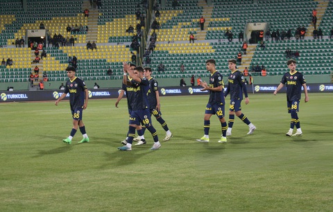 Tin tức thể thao sáng 8-4: Tottenham thắng Nottingham 3-1; Trận thắng đầu của Juventus tại Serie A- Ảnh 2. Các cầu thủ Fenerbahce rời sân ở trận chung kết Cúp quốc gia Thổ Nhĩ Kỳ - Ảnh: GETTY