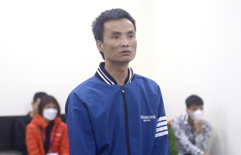 Tông chết bảo vệ khu đô thị vì bị khóa bánh ô tô, tài xế lãnh án chung thân- Ảnh 1. Tài xế Trịnh Bá Trọng tại tòa - Ảnh: DANH TRỌNG