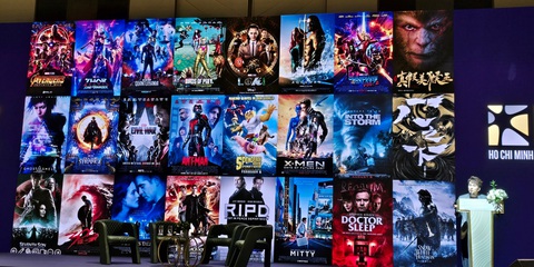 Ông Ming Pan giới thiệu các dự án phim Marvel do mình từng tham gia làm kỹ xảo, nổi tiếng nhất có lẽ là Avengers: Infinity War - Ảnh: MI LY Ông Ming Pan giới thiệu các dự án phim Marvel do mình từng tham gia làm kỹ xảo, nổi tiếng nhất có lẽ là Avengers: Infinity War - Ảnh: MI LY