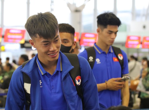 U23 Việt Nam lên đường đến Qatar tham dự vòng chung kết U23 châu Á 2024- Ảnh 3. Tinh thần U23 Việt Nam đang rất tốt, các cầu thủ tỏ ra thoải mái trước chuyến đi - Ảnh: VFF