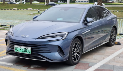 BYD sẽ tung những mẫu xe và cạnh tranh phân khúc nào tại Việt Nam?- Ảnh 11. Ngoài xe điện, nhiều khả năng BYD sẽ đưa cả xe hybrid, trong đó có chiếc Seal DM-i, về Việt Nam. Động cơ này có phần thực dụng hơn trong bối cảnh hãng chưa có hệ thống trạm sạc như VinFast - Ảnh: BYD