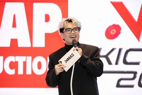 Ba chàng ngự lâm DTAP bật mí album riêng- Ảnh 5. Với DTAP, văn hoá không nằm ở đâu xa mà là những điều đơn giản diễn ra hằng ngày.