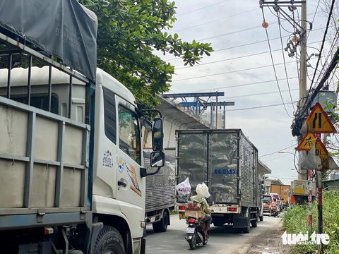 TP.HCM xử lý hơn 1.700 đơn vị vận tải chưa nộp phù hiệu, biển hiệu bị thu hồi- Ảnh 1. 1.700 đơn vị vận tải chưa nộp phù hiệu, biển hiệu bị thu hồi sẽ bị xử phạt theo đúng quy định - Ảnh: THU DUNG