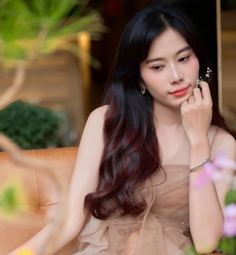 Nam Em - Ảnh: Facebook nhân vật Nam Em bị đề nghị tước danh hiệu hoa hậu vì cho rằng là tấm gương xấu về cách nhìn nhận giá trị của bản thân - Ảnh: Facebook nhân vật