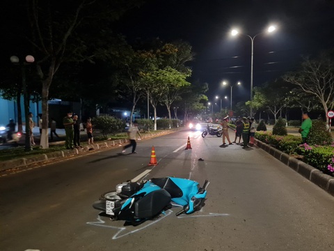 Sau khi tông xe máy vào CSGT, Triển vất xe lại hiện trường rồi bỏ trốn - Ảnh: V.T. Sau khi tông xe máy vào cảnh sát giao thông, Triển vứt xe lại hiện trường rồi bỏ trốn - Ảnh: V.T.