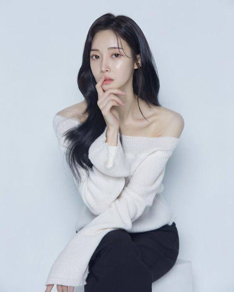 Cựu thành viên T-ara - Areum bất ngờ thông báo mang thai- Ảnh 3. Dáng vẻ mình hạc xương mai của Areum