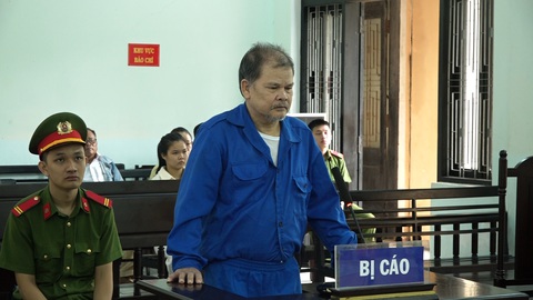 Lãnh án 6 năm tù do đâm trọng thương chủ tịch phường- Ảnh 1. Bị cáo Võ Trọng Tối tại tòa - Ảnh: NGỌC BÌNH