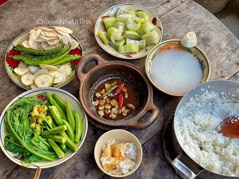 Bữa cơm miền Tây nhà Út Tình, dân dã bao ngon- Ảnh 6. Món kho quẹt là ký ức tuổi thơ, xuất hiện trong mâm cơm của nhiều người miền Tây - Ảnh: Chuyện nhà Út Tình