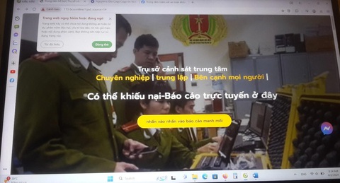 Mạo danh không Một trang mạng giả mạo công an bị gắn cảnh báo nguy hiểm khi truy cập để tránh bị lừa (ảnh chụp ngày 2-4) - Ảnh: N.M.