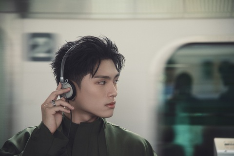 GREY D khiến khán giả 'suy' từ nhạc đến MV với ‘nhạt-fine’- Ảnh 1. GREY D chính thức trở lại đường đua âm nhạc với ca khúc 'nhạt-fine'.