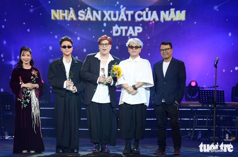 Vừa qua, DTAP xuất sắc giành Giải thưởng Nhà sản xuất âm nhạc của năm - Giải thưởng Cống hiến 2024. Vừa qua, DTAP xuất sắc giành Giải thưởng Nhà sản xuất âm nhạc của năm - Giải thưởng Cống hiến 2024.