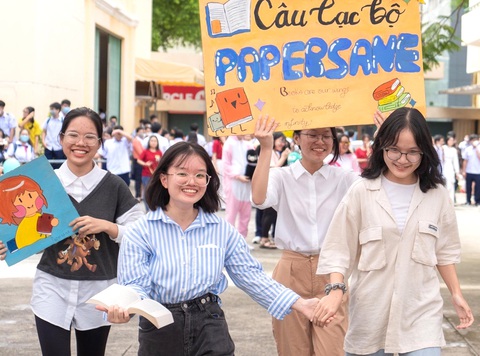 TP.HCM: Hai trường Trần Đại Nghĩa hoạt động ra sao?- Ảnh 1. Học sinh Trường THPT chuyên Trần Đại Nghĩa trong một hoạt động ở trường - Ảnh: Nhà trường cung cấp