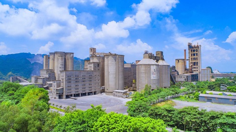 Loạt doanh nghiệp xi măng thua lỗ, hiệp hội kêu cứu Thủ tướng- Ảnh 1. Nhà máy xi măng Bút Sơn, tại tỉnh Hà Nam - Ảnh: B.N.