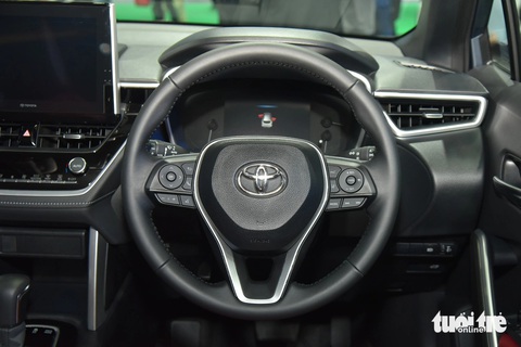 Loạt xe dự kiến ra mắt tháng 5: Phần lớn là xe hybrid- Ảnh 2. Bên trong có màn hình 12,3 inch sau vô lăng, màn hình giải trí 10 inch, phanh đỗ điện tử có tự động giữ, sạc không dây và cửa sổ trời toàn cảnh - Ảnh: HOÀNG DŨNG