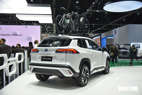 Loạt xe dự kiến ra mắt tháng 5: Phần lớn là xe hybrid- Ảnh 3. Thông số động cơ hybrid ở Việt Nam chưa được công bố nhưng nhiều khả năng vẫn là máy xăng 1.8L kết hợp mô tơ điện. Ở Thái Lan, mô tơ điện này có công suất tăng từ 53 mã lực lên 71 mã lực. Dự kiến xe có mức tiêu thụ xăng trung bình tương đương bản trước, chỉ khoảng 4,3 lít/100km - Ảnh: HOÀNG DŨNG