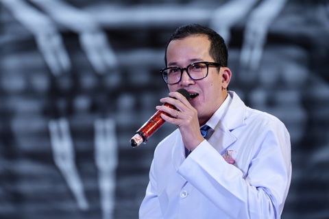 Bác sĩ Trương Chí Bảo, Chuyên khoa 1 Nha khoa Nhân Tâm - Ảnh: HỮU HẠNH BS CKI Trương Chí Bảo, Nha khoa Nhân Tâm, giới thiệu dùng AI để chữa, cấy ghép trong điều trị nha khoa - Ảnh: HỮU HẠNH