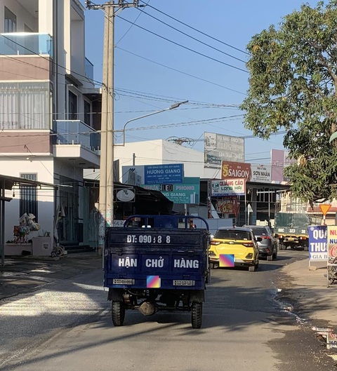 Ảnh vui 10-5: 'Thần Chết' xuất hiện trong lòng đỏ trứng gà- Ảnh 4. Hận chở hàng rồi sao nhận chở hàng?