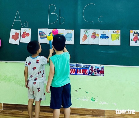 Mẹ bức xúc khi giáo viên gửi ảnh con không có đồng phục 'mỉa mai' trên nhóm- Ảnh 3. Ngoài những ngày quy định mặc đồng phục, trẻ mầm non đa số sẽ mặc tự do các ngày trong tuần - Ảnh minh họa