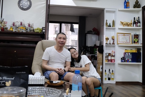 Công Lý và con gái Thục Anh trong quá trình thực hiện bộ phim tài liệu ngắn Có một chòm sao - Ảnh: Facebook Thuc Anh Nguyen Công Lý và con gái Thục Anh trong quá trình thực hiện bộ phim tài liệu ngắn Có một chòm sao - Ảnh: Facebook Thuc Anh Nguyen