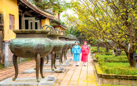 Những bản đúc trên cửu đỉnh trước sân Thế Miếu được đánh giá là đỉnh cao của nghệ thuật đúc đồng và mỹ thuật vào thế kỷ 20 - Ảnh: NGUYỄN PHÚC BẢO MINH Những bản đúc trên cửu đỉnh trước sân Thế Miếu được đánh giá là đỉnh cao của nghệ thuật đúc đồng và mỹ thuật vào thế kỷ 20 - Ảnh: NGUYỄN PHÚC BẢO MINH