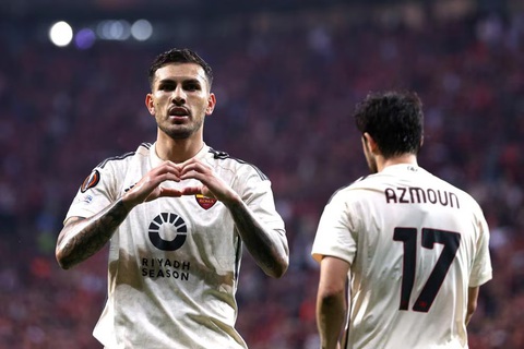 Leverkusen lập kỷ lục 49 trận bất bại, vào chung kết Europa League- Ảnh 2. Leandro Paredes hai lần sút phạt đền đều thành công ở trận này - Ảnh: UEFA