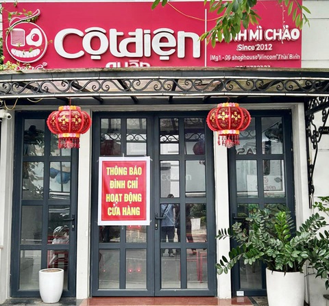 Dừng vĩnh viễn cơ sở bánh mì chảo pate có giòi tại Thái Bình- Ảnh 1. Ban quản trị hệ thống bánh mì chảo Cột Điện Quán thống nhất đình chỉ vĩnh viễn cơ sở tại Thái Bình sau sự cố pate có giòi - Ảnh: MINH TOÀN