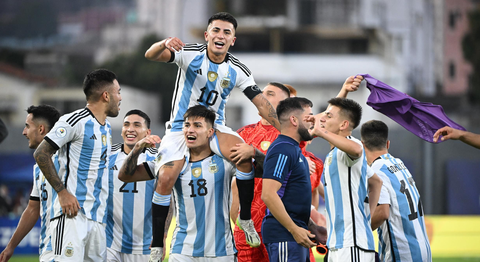Xác định 16 đội dự bóng đá nam Olympic 2024- Ảnh 1. Tuyển Olympic Argentina là ứng viên hàng đầu cho HCV Olympic 2024 - Ảnh: REUTERS