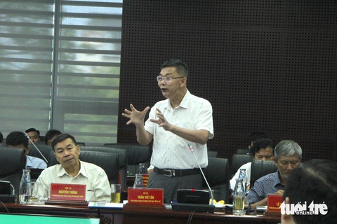 Bị ngập 2 năm liền, Đà Nẵng đề xuất mở cống thoát nước mưa ra sông Cẩm Lệ- Ảnh 3. Nhiều chuyên gia đã đưa ra các góp ý kỹ thuật trong đồ án quy hoạch thoát nước Đà Nẵng - Ảnh: TRƯỜNG TRUNG
