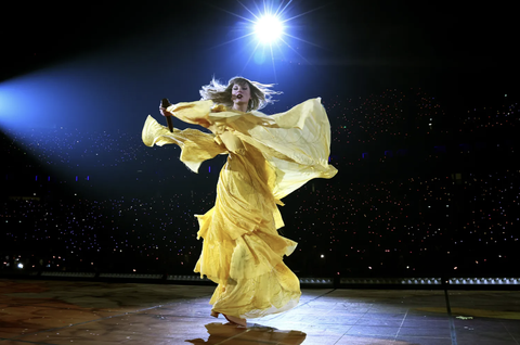 The Eras Tour của Taylor Swift gây sốt ở Paris khi diễn 4 đêm liền- Ảnh 5. Taylor Swift ở Paris