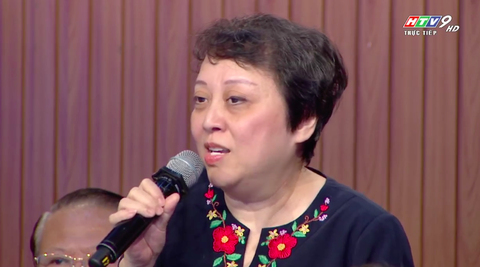 Bà Phạm Khánh Phong Lan: 'TP.HCM đang tương đối yên bình về ngộ độc thực phẩm'- Ảnh 1. Giám đốc Sở An toàn thực phẩm TP.HCM Phạm Khánh Phong Lan phát biểu tại chương trình - Ảnh chụp màn hình
