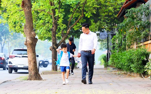 Tạo ra nhịp sống hạnh phúc cùng con ngay trong hiện tại chính là nền tảng để con trở thành một người hạnh phúc trong tương lai - Ảnh LƯƠNG ĐÌNH KHOA Tạo ra nhịp sống hạnh phúc cùng con ngay trong hiện tại chính là nền tảng để con trở thành một người hạnh phúc trong tương lai - Ảnh LƯƠNG ĐÌNH KHOA