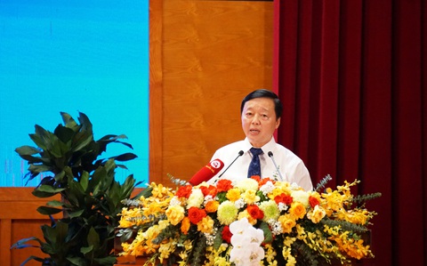 Xuân Bắc kêu khó, nhà rạp than khổ nếu tăng thuế 10%- Ảnh 1. Phó thủ tướng Trần Hồng Hà cho biết Chính phủ sẽ sớm xem xét, tháo gỡ những vướng mắc trong phát triển thiết chế văn hóa, thể thao - Ảnh: T.THẮNG