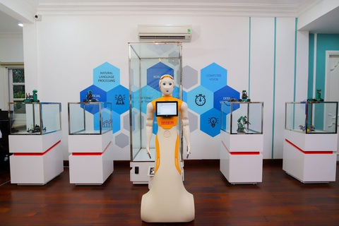 Thiết kế vi mạch - ngành học thời đại- Ảnh 2. SIUBOT - robot tương tác xã hội đầu tiên tại Việt Nam sẽ đồng hành cùng sinh viên trong quá trình nghiên cứu, học tập