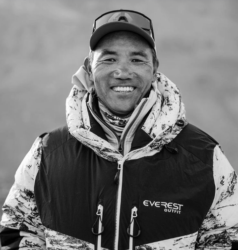 Kami Rita Sherpa, người leo núi Everest - Ảnh: Instagram Kami Rita Sherpa là hướng dẫn viên leo núi Everest - Ảnh: Instagram