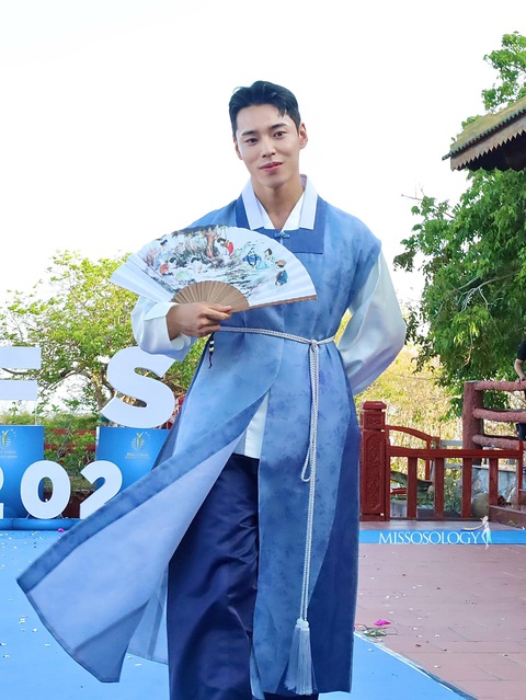 Hàn Quốc với bộ trang phục truyền sang trọng, thanh lịch - Ảnh: Missosology Hàn Quốc với bộ trang phục truyền thống sang trọng, thanh lịch - Ảnh: Missosology
