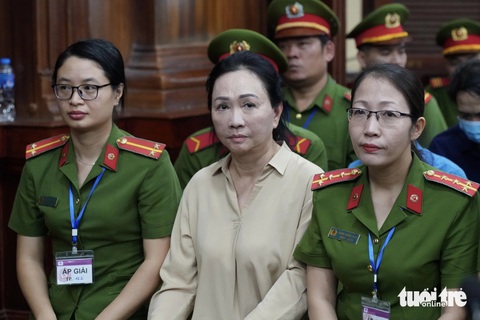 Thấy gì từ hàng ngàn công ty ‘ma’ trong vụ án bà Trương Mỹ Lan?- Ảnh 1. Bà Trương Mỹ Lan tại tòa - Ảnh: HỮU HẠNH