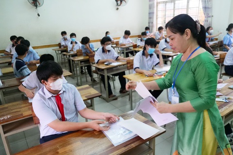Thí sinh dự thi vào lớp 10 tại TP.HCM năm học 2023-2024 - Ảnh: NGỌC PHƯỢNG Thí sinh dự thi vào lớp 10 tại TP.HCM năm học 2023-2024 - Ảnh: NGỌC PHƯỢNG