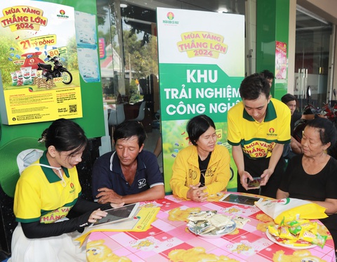 Đoàn Roadshow mang niềm vui qua nhiều nơi- Ảnh 3. Đoàn Roadshow mang niềm vui qua nhiều nơi- Ảnh 3.