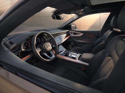 Audi Q8 2024 sẽ về Việt Nam tháng 7, giá dự kiến 4,1 tỉ đồng- Ảnh 2. Xe được trang bị nhiều công nghệ hiện đại làm nổi bật vẻ đẹp của chiếc SUV sang trọng - Ảnh: Audi