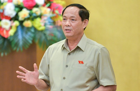 Phó chủ tịch Quốc hội chất vấn về giá vé máy bay tăng cao- Ảnh 1. Phó chủ tịch Quốc hội Trần Quang Phương - Ảnh: GIA HÂN