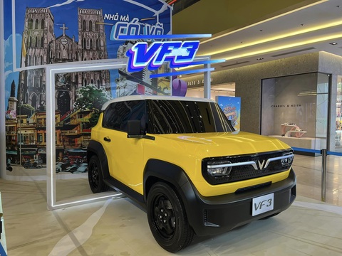 Cơn sốt 'độ online' VinFast VF 3: Chưa có xe nhưng đầy thiết kế táo bạo- Ảnh 14. Hiện nay, VinFast VF 3 đang gây chú ý khi có mức giá chỉ từ 235 triệu, trong khi nhiều trang bị hơn hẳn Wuling Mini EV có giá khởi điểm tương đương - Ảnh: VinFast
