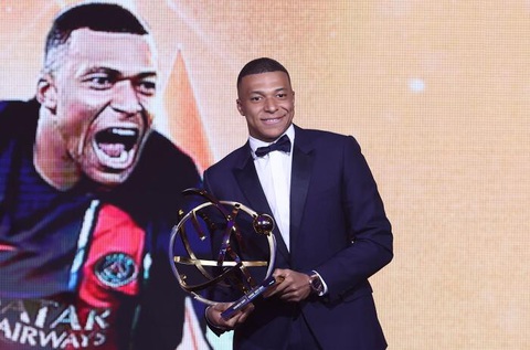 Mbappe đoạt giải 'Cầu thủ xuất sắc nhất nước Pháp' lần thứ 5 liên tiếp- Ảnh 1. Mbappe lần thứ 5 liên tiếp nhận danh hiệu