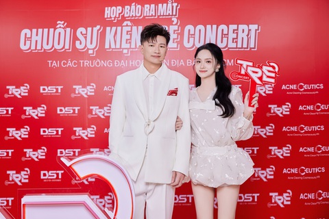 Dược sĩ Tiến 'đại náo' showbiz Việt- Ảnh 3. Chương trình do Dược sĩ Tiến cùng ca sĩ Hương Giang tổ chức.