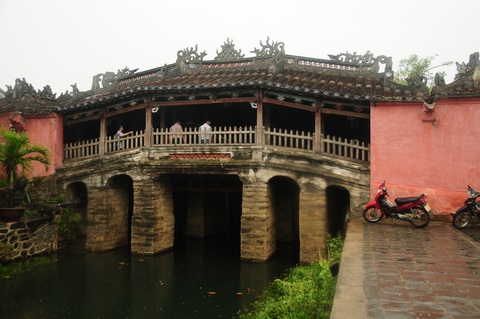 Quảng Nam yêu cầu kiểm tra hồ sơ trùng tu Chùa Cầu- Ảnh 1. Hình dáng Chùa Cầu trước khi hạ giải trùng tu - Ảnh: B.D.