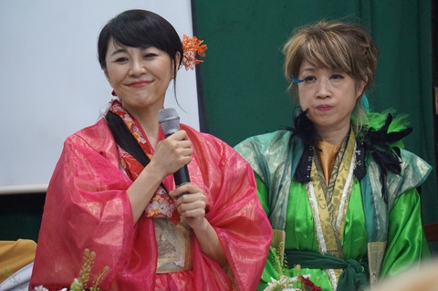 Hai nhà ảo thuật Nhật Bản Ai và Yuki chia sẻ thông tin với báo giới - Ảnh: T.ĐIỂU Hai nhà ảo thuật Nhật Bản Ai và Yuki chia sẻ thông tin với báo giới - Ảnh: T.ĐIỂU