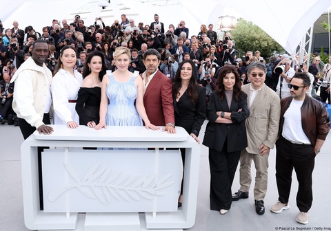 Dàn giám khảo Liên hoan phim Cannes 2024: (từ trái sang phải) Omar Sy, Lily Gladstone, Eva Green, Greta Gerwig, Pierfrancesco Favino, Nadine Labaki, Ebru Ceylan, Hirokazu Kore-eda và Juan Antonio Bayona - Ảnh: Cannes Dàn giám khảo Liên hoan phim Cannes 2024 (từ trái sang phải): Omar Sy, Lily Gladstone, Eva Green, Greta Gerwig, Pierfrancesco Favino, Nadine Labaki, Ebru Ceylan, Hirokazu Kore-eda và Juan Antonio Bayona - Ảnh: Cannes