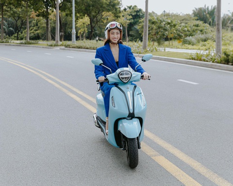 'Xế ruột' của hoa hậu Thùy Tiên và Lương Thùy Linh- Ảnh 5. 'Xế ruột' của hoa hậu Thùy Tiên và Lương Thùy Linh- Ảnh 5.